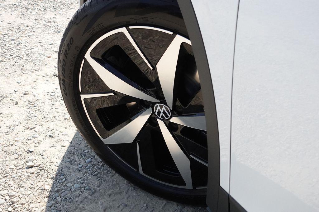 new 2025 Volkswagen ID.4 car, priced at $43,857