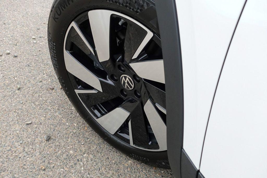 new 2026 Volkswagen Atlas Cross Sport car, priced at $49,361