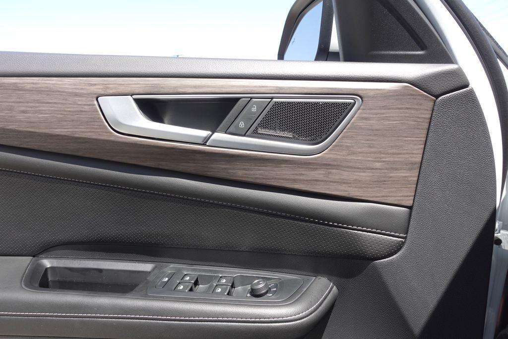 new 2025 Volkswagen Atlas car, priced at $52,691