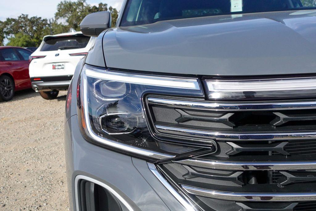 new 2026 Volkswagen Atlas car, priced at $41,154