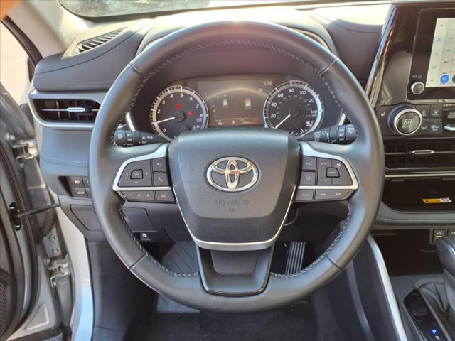 used 2024 Toyota Highlander car, priced at $40,189