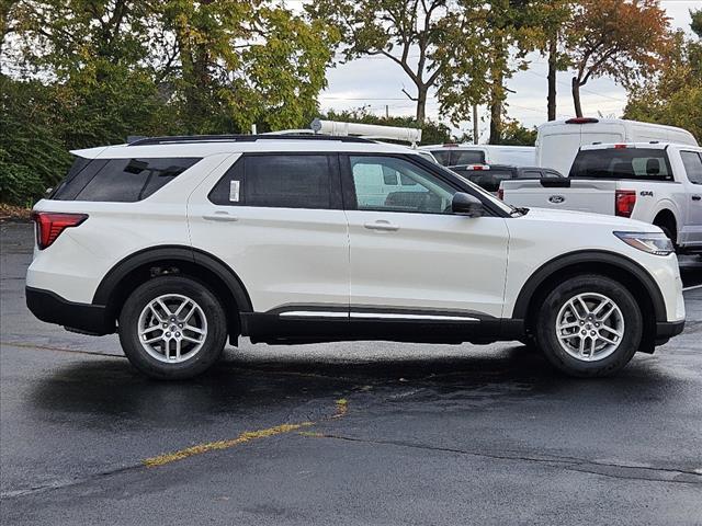 new 2025 Ford Explorer car, priced at $40,703