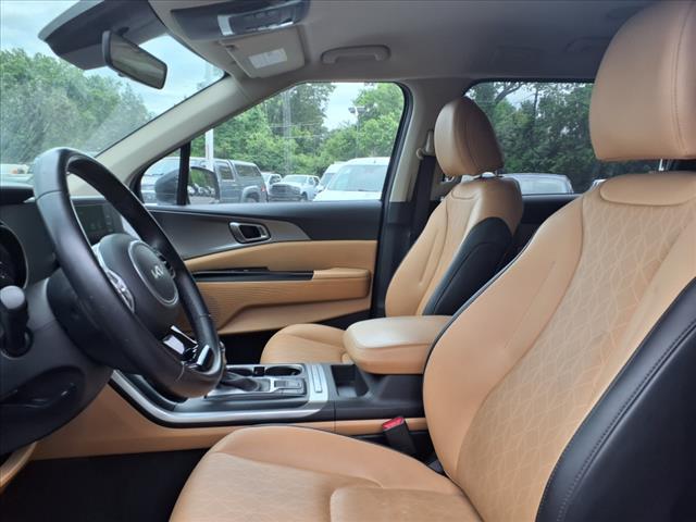 used 2023 Kia Carnival car, priced at $26,641