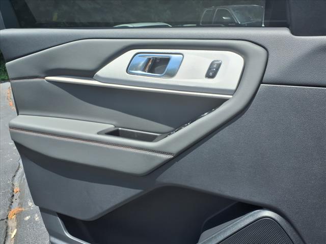 new 2025 Ford Explorer car, priced at $38,885
