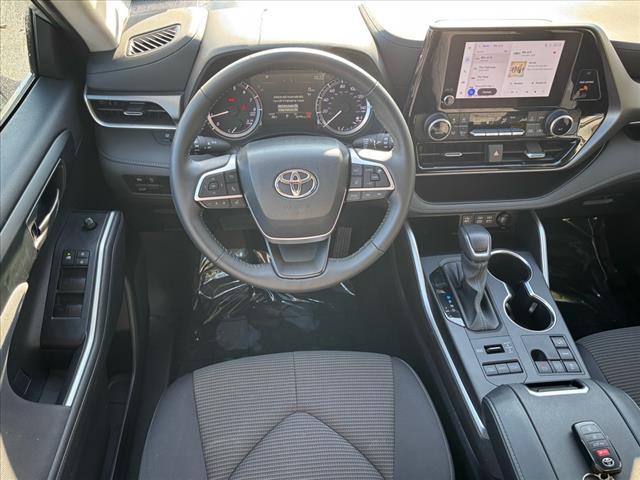 used 2024 Toyota Highlander car, priced at $38,900