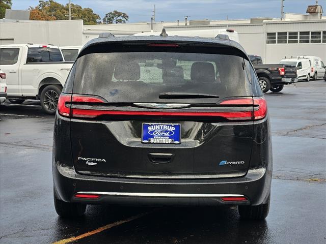 used 2021 Chrysler Pacifica Hybrid car, priced at $24,980