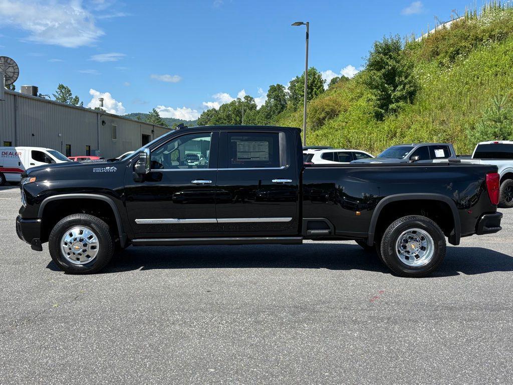 new 2025 Chevrolet Silverado 3500 car, priced at $92,165