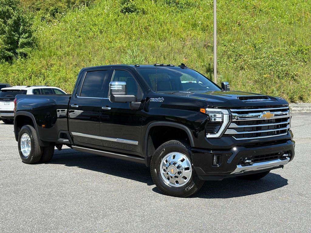 new 2025 Chevrolet Silverado 3500 car, priced at $92,165