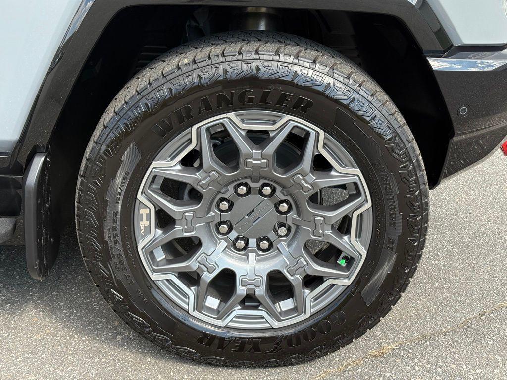 new 2025 GMC HUMMER EV SUV car, priced at $99,515