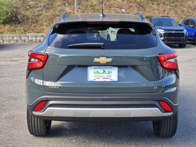 new 2025 Chevrolet Trax car, priced at $25,025