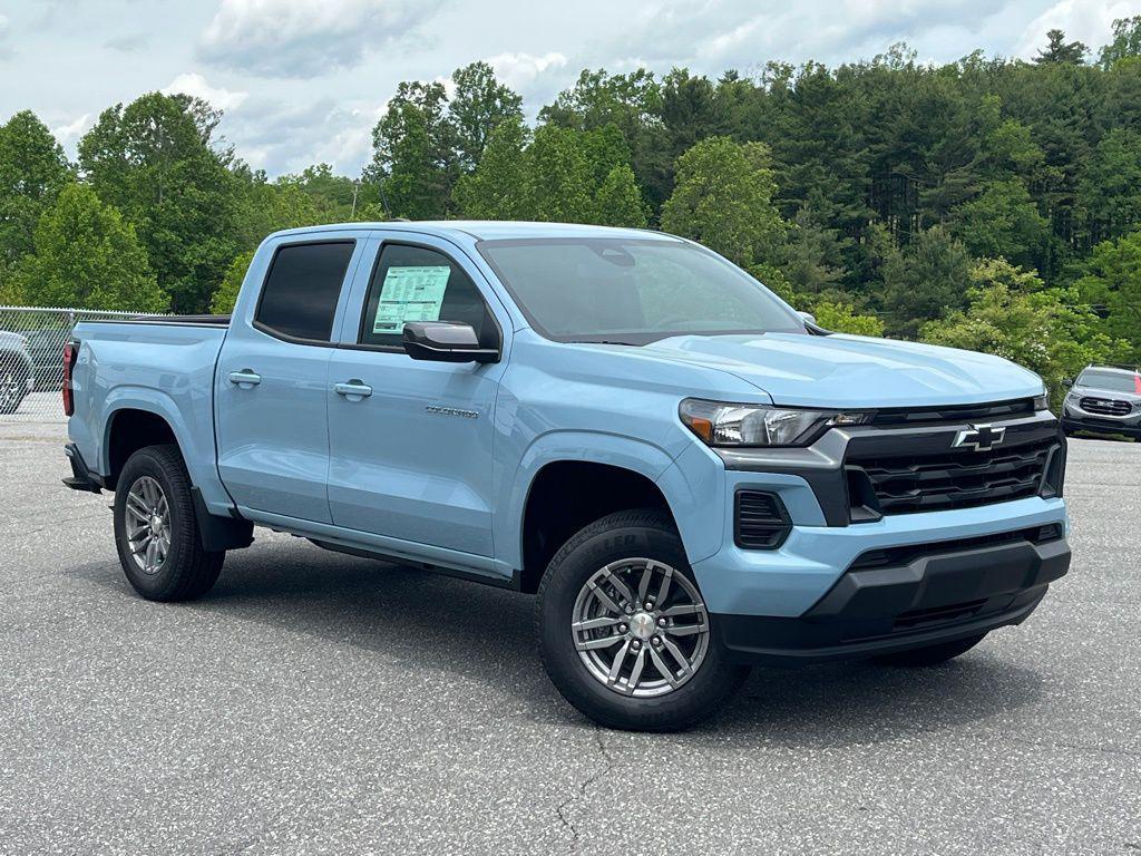 new 2025 Chevrolet Colorado car, priced at $33,997