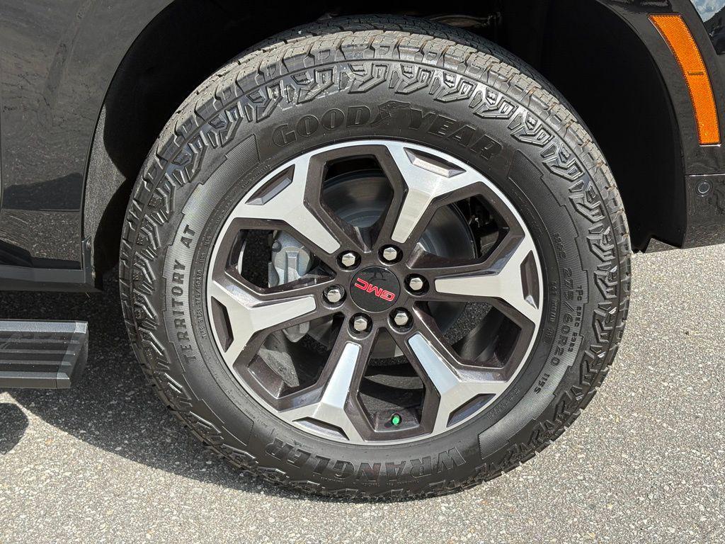 new 2025 GMC Yukon car, priced at $96,958
