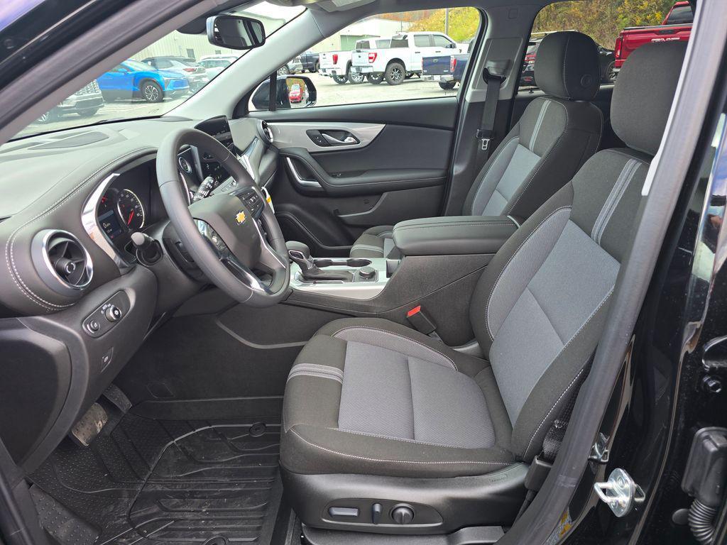 new 2025 Chevrolet Blazer car, priced at $36,362
