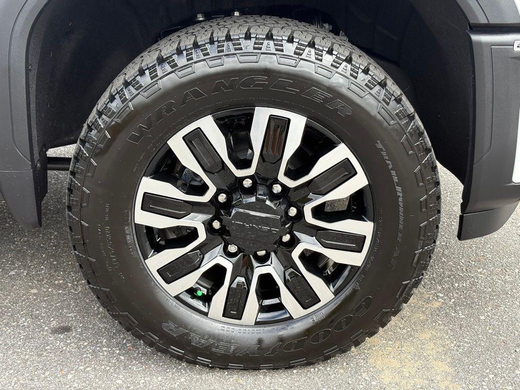 new 2026 GMC Sierra 2500 car, priced at $93,629