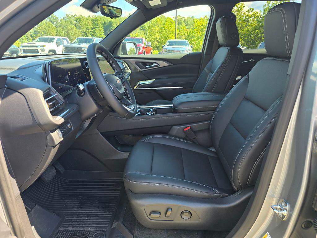 new 2026 Chevrolet Traverse car, priced at $45,744