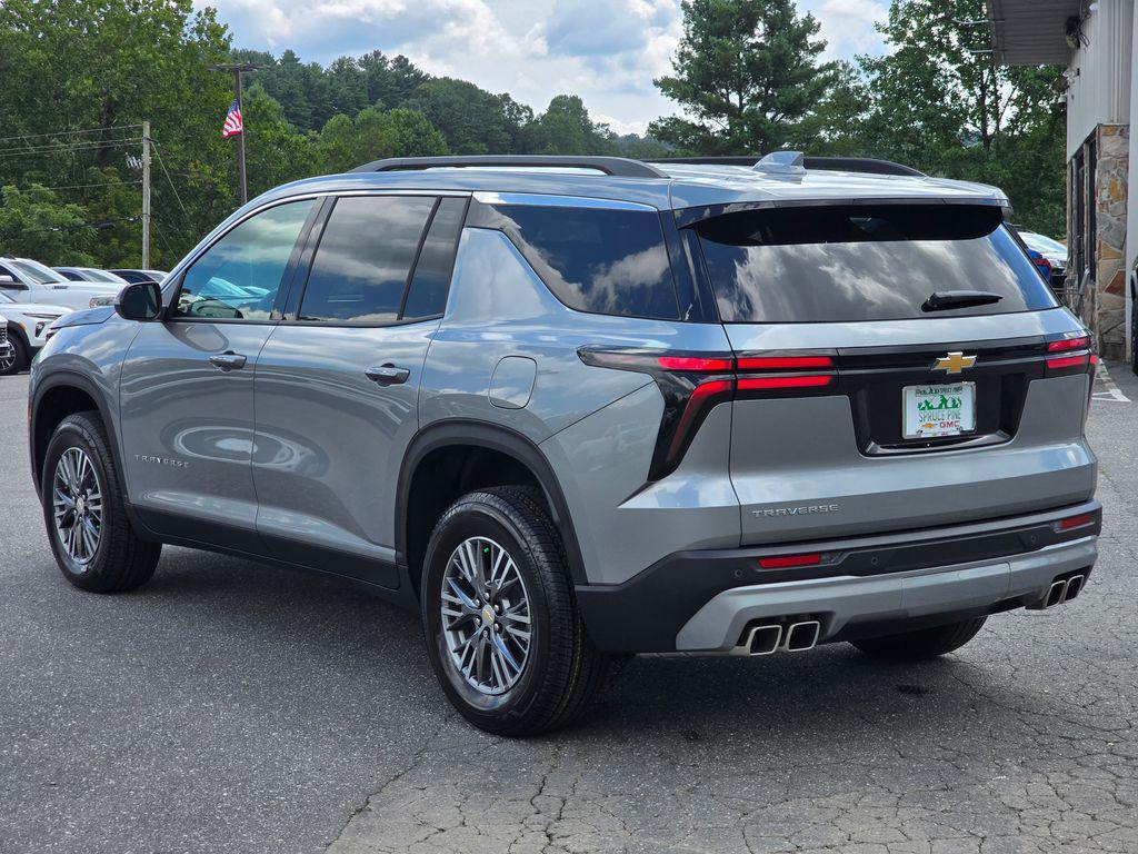 new 2026 Chevrolet Traverse car, priced at $43,120