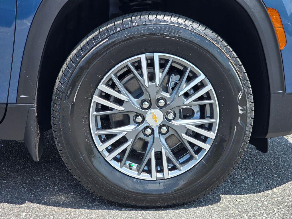 new 2025 Chevrolet Traverse car, priced at $39,997