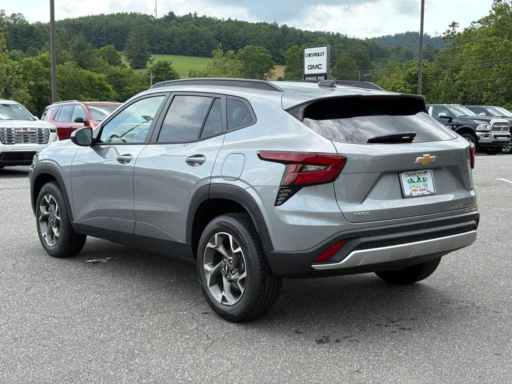 new 2025 Chevrolet Trax car, priced at $24,941