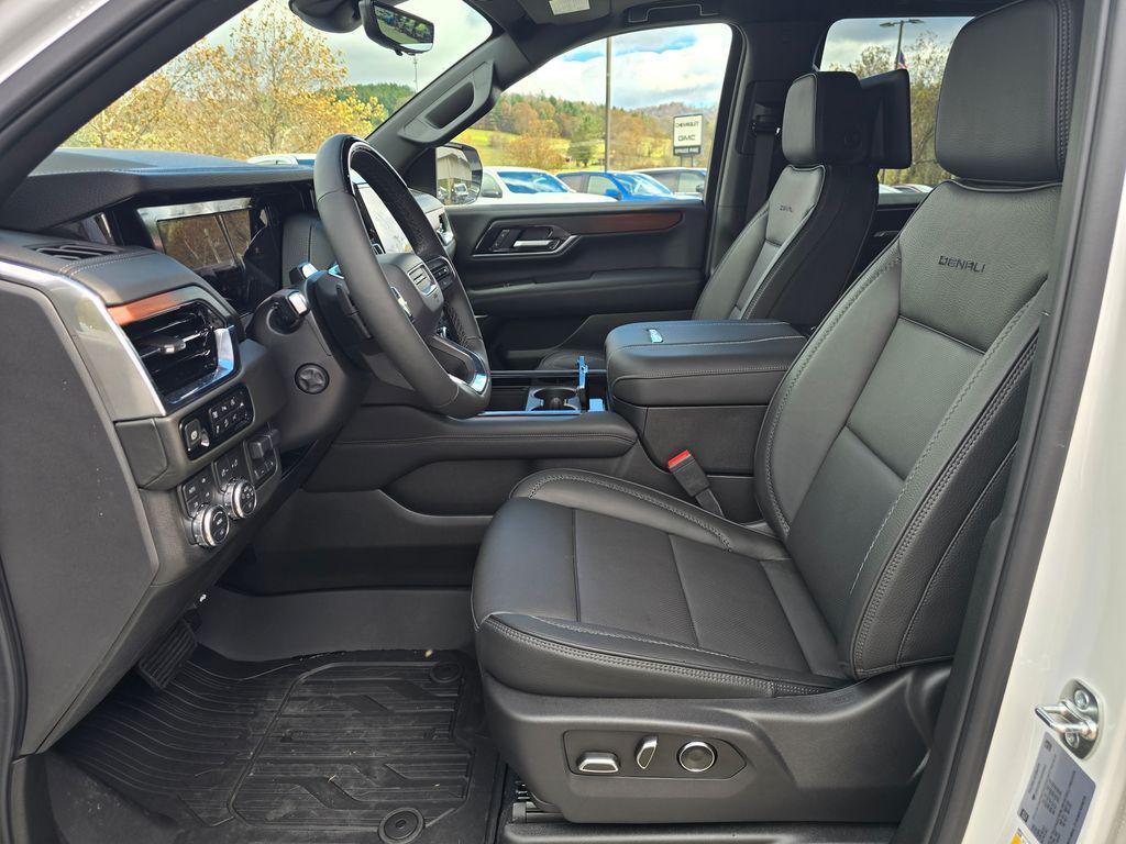 new 2025 GMC Yukon car, priced at $92,312