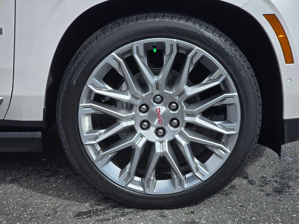 new 2025 GMC Yukon car, priced at $92,312