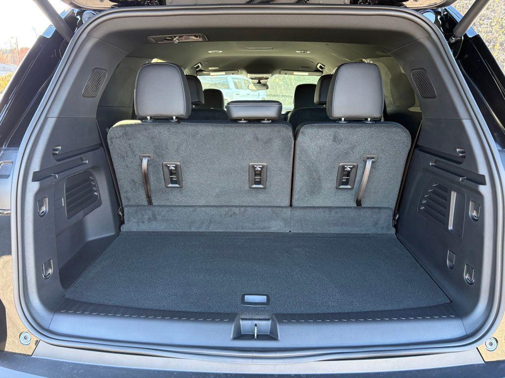 new 2026 Chevrolet Traverse car, priced at $45,391