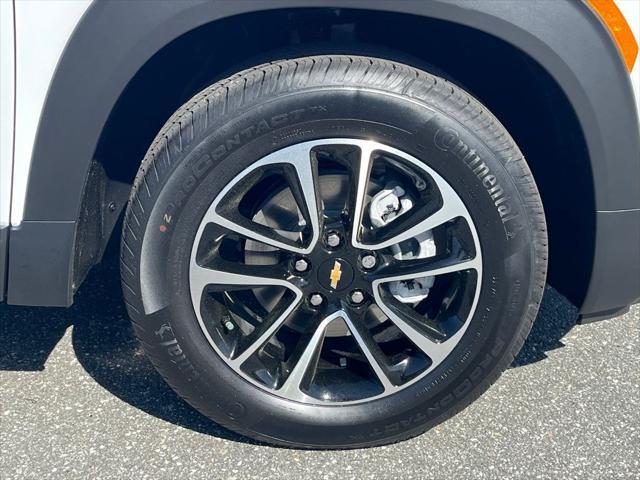 new 2025 Chevrolet TrailBlazer car, priced at $28,202