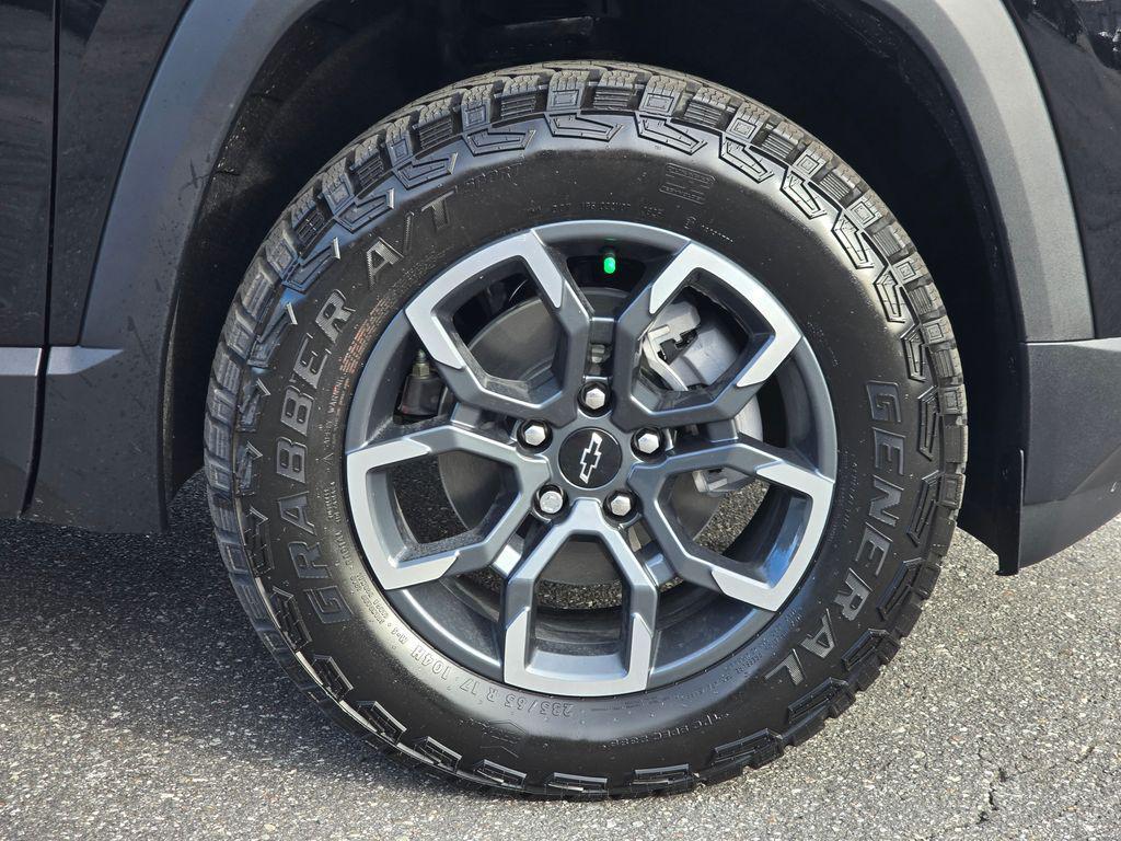 new 2026 Chevrolet Equinox car, priced at $36,984