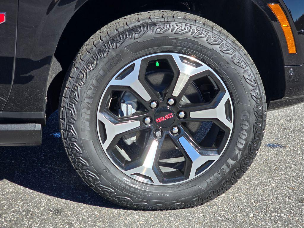 new 2025 GMC Yukon car, priced at $86,982