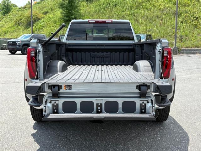 new 2025 GMC Sierra 3500 car, priced at $83,118