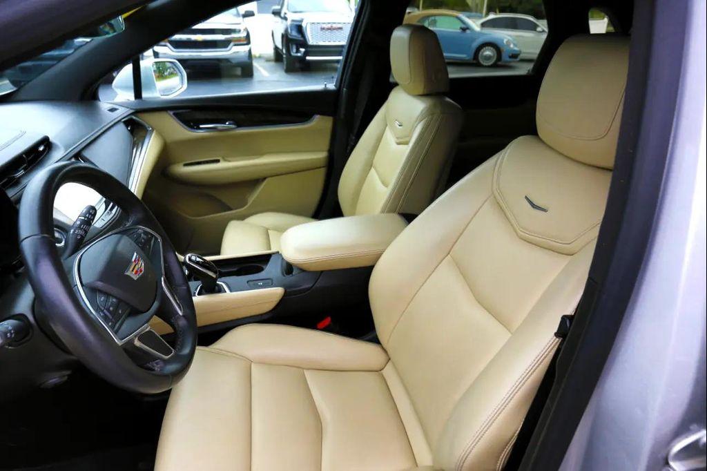 used 2017 Cadillac XT5 car, priced at $13,900