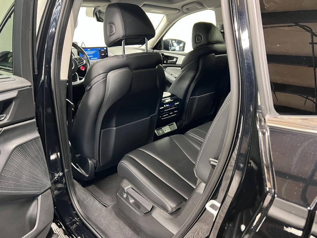 used 2023 Acura MDX car, priced at $44,991