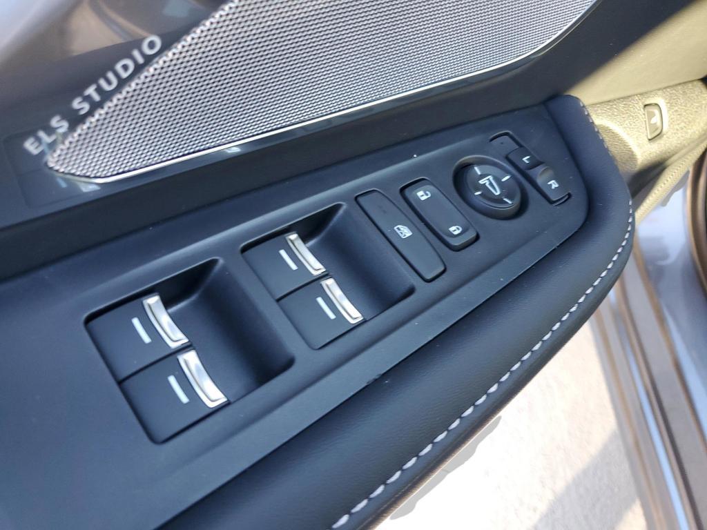 new 2025 Acura RDX car, priced at $49,250