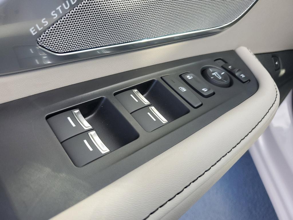 new 2025 Acura RDX car, priced at $49,250