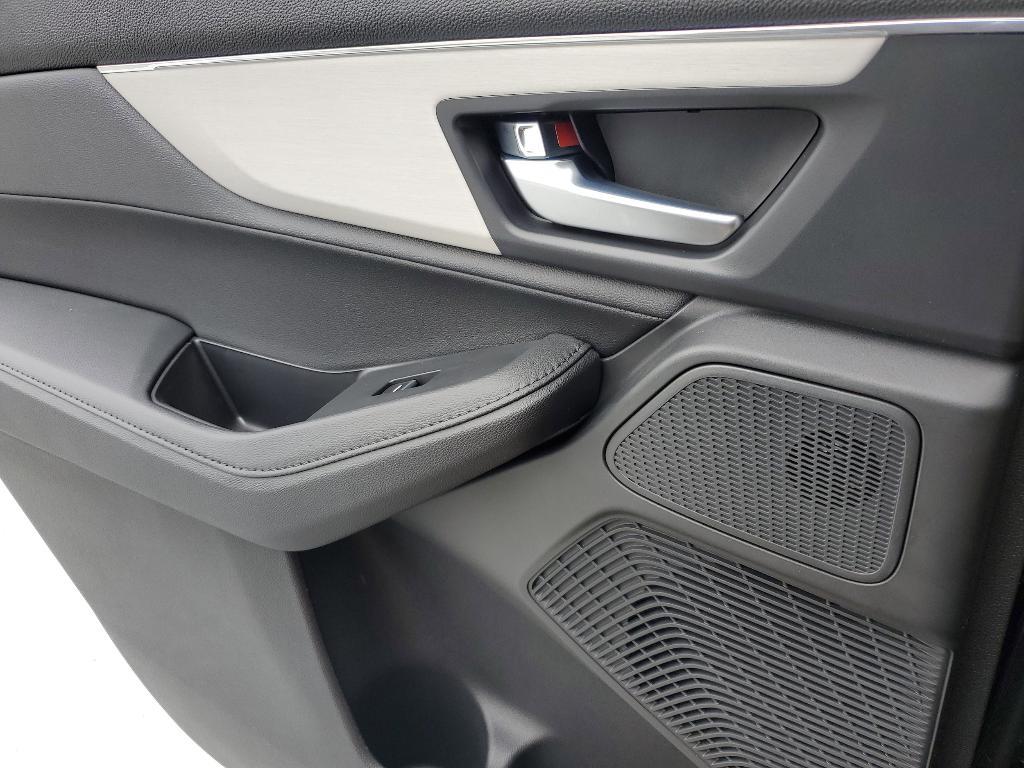 new 2025 Acura MDX car, priced at $55,350