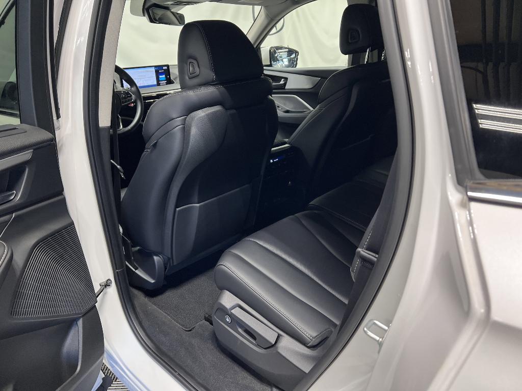 used 2024 Acura MDX car, priced at $48,991