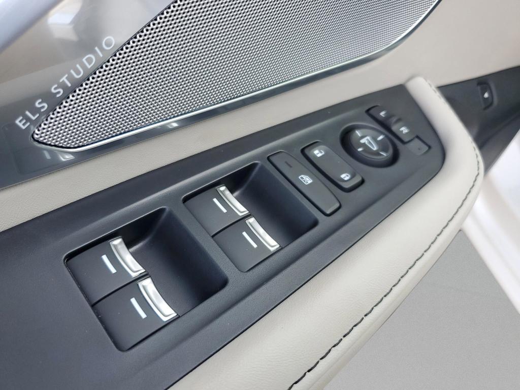 new 2025 Acura RDX car, priced at $49,250