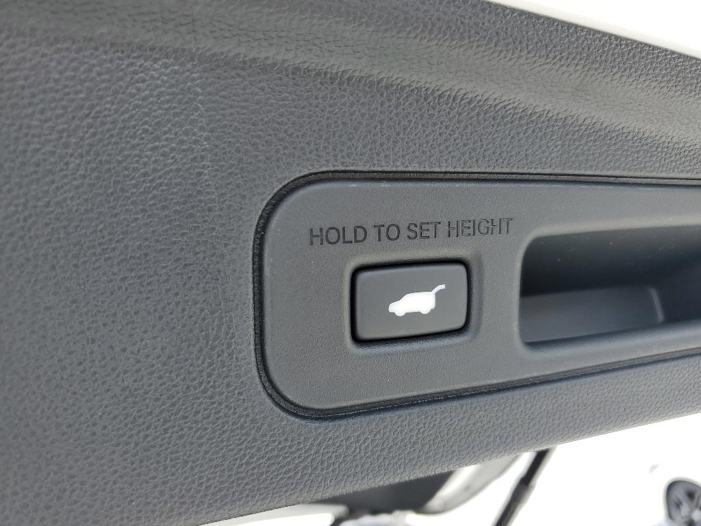 new 2025 Acura MDX car, priced at $77,200
