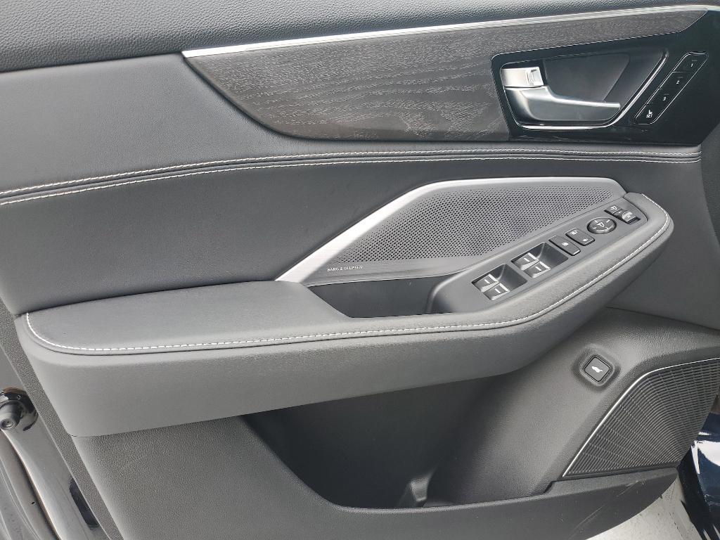 new 2025 Acura MDX car, priced at $68,250