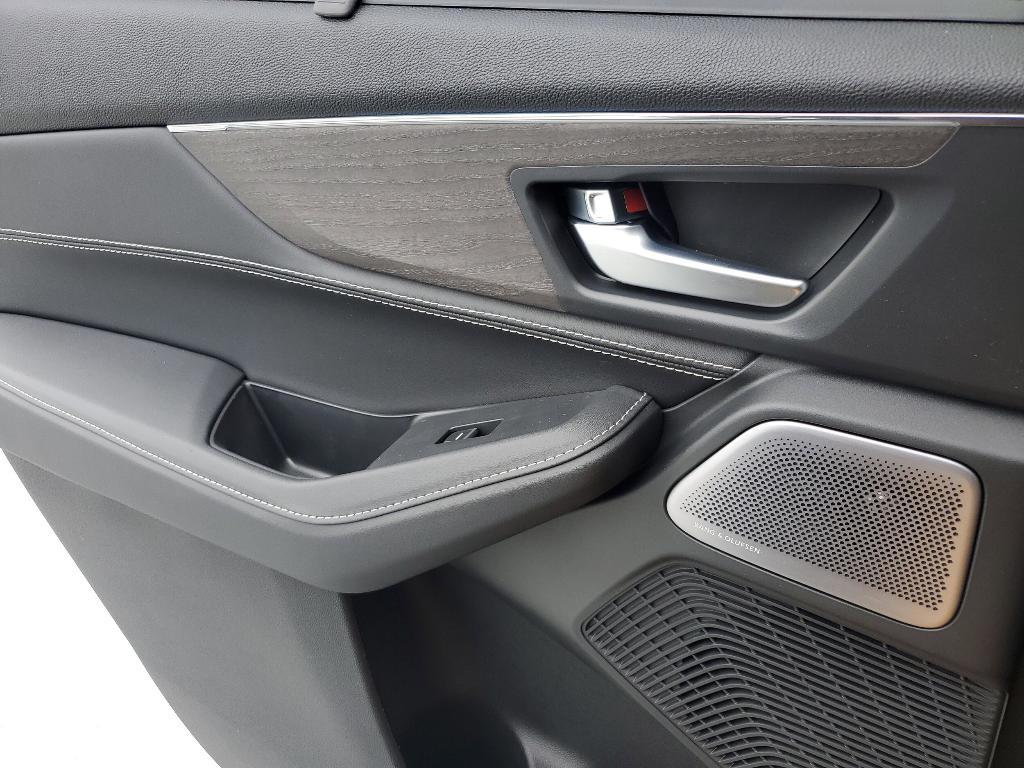 new 2025 Acura MDX car, priced at $68,250