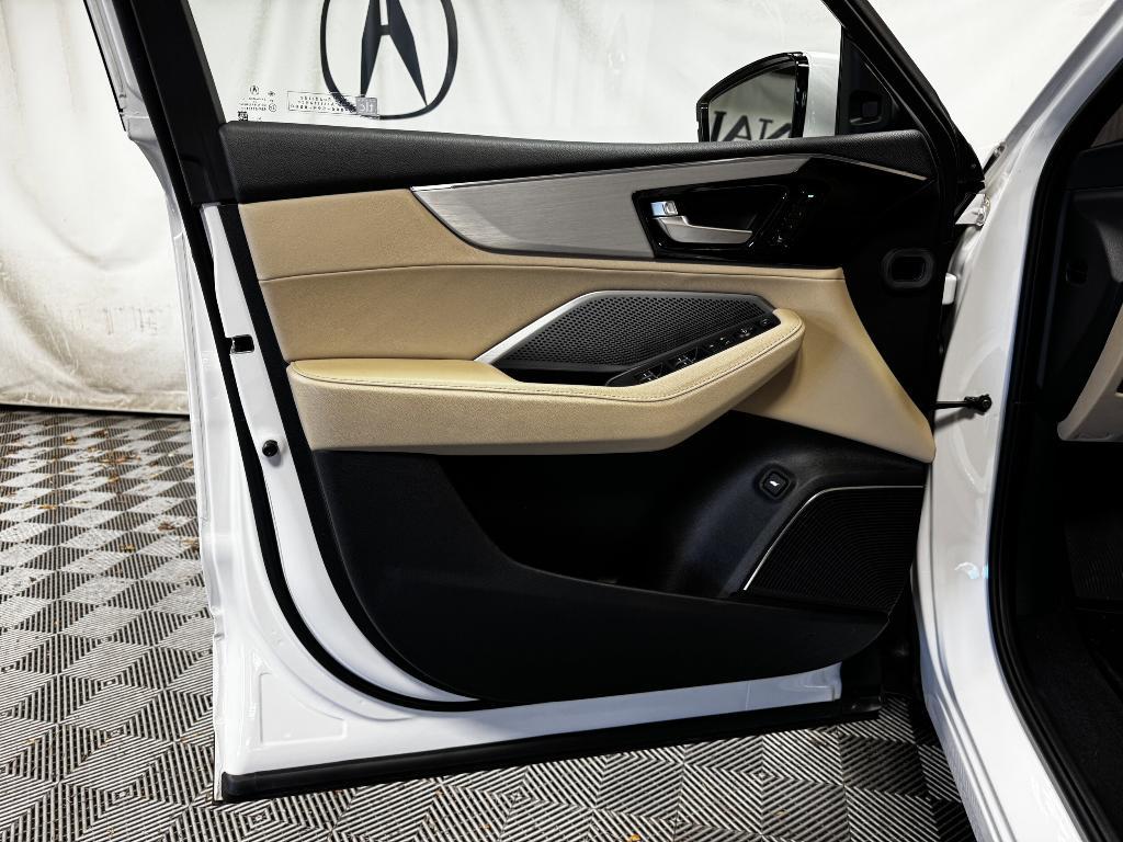 used 2025 Acura MDX car, priced at $45,991