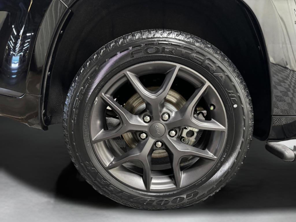 used 2020 Jeep Grand Cherokee car, priced at $19,791