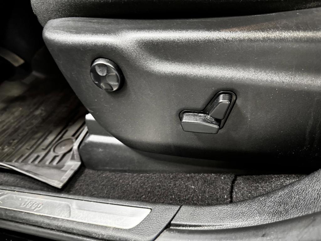 used 2020 Jeep Grand Cherokee car, priced at $19,791