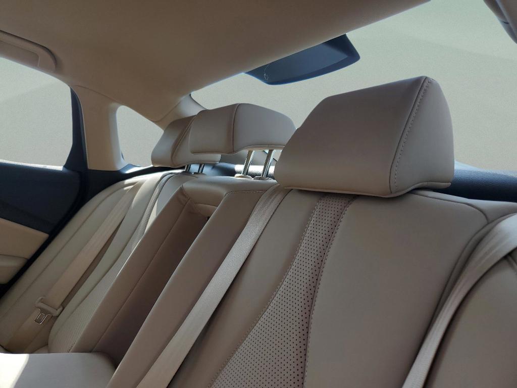 new 2025 Acura TLX car, priced at $47,195