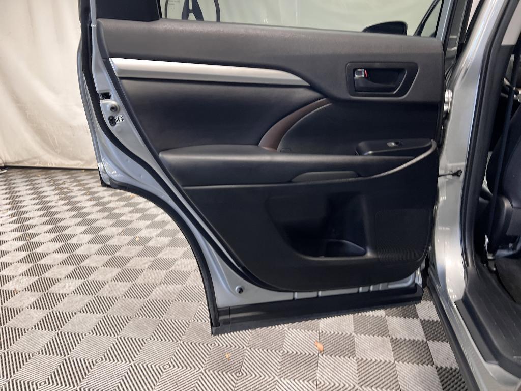 used 2019 Toyota Highlander car, priced at $25,791