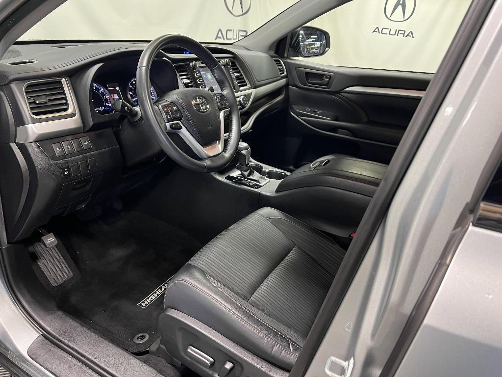 used 2019 Toyota Highlander car, priced at $25,791
