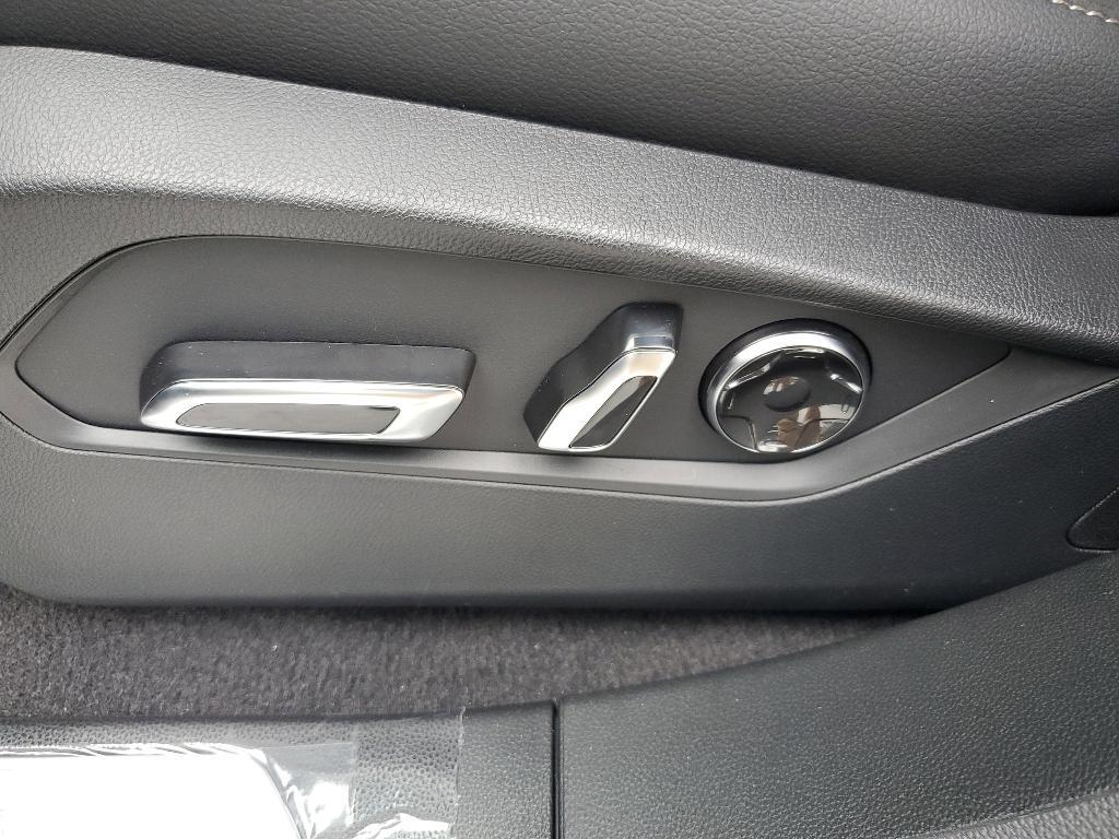 new 2025 Acura RDX car, priced at $46,650