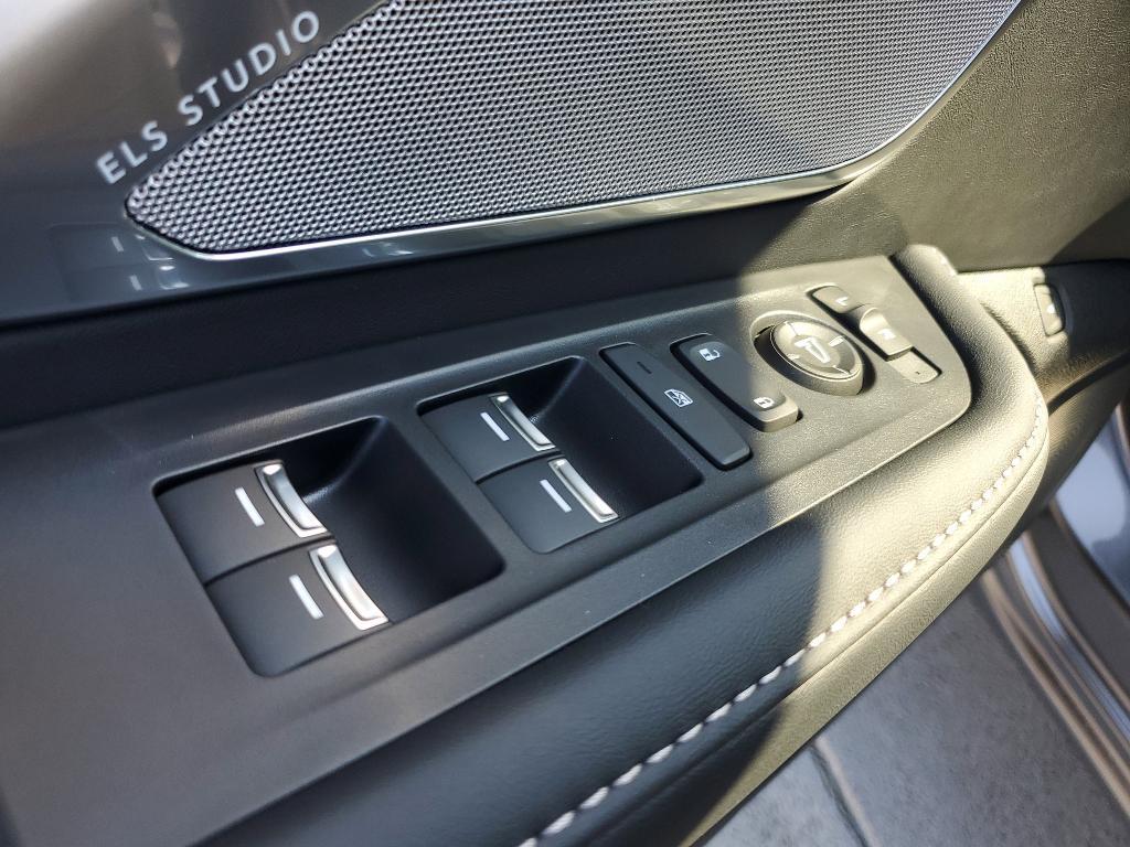 new 2025 Acura RDX car, priced at $49,250