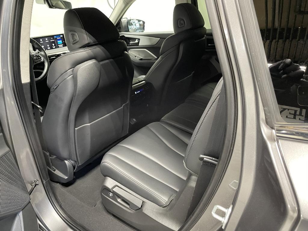 used 2023 Acura MDX car, priced at $39,991