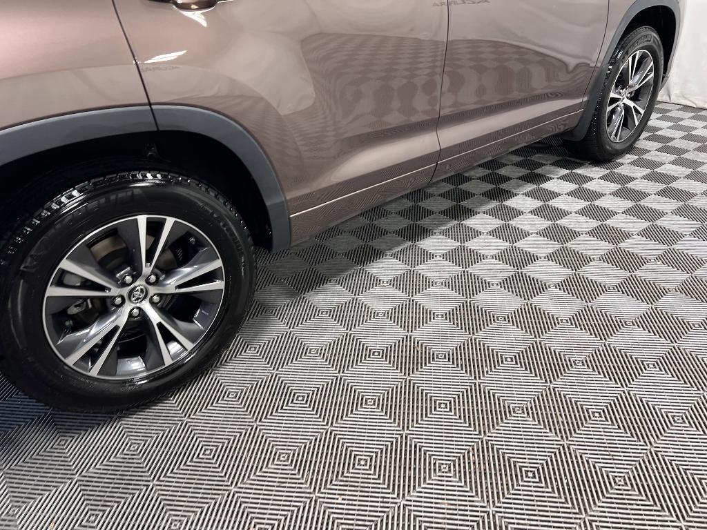 used 2017 Toyota Highlander car, priced at $19,791