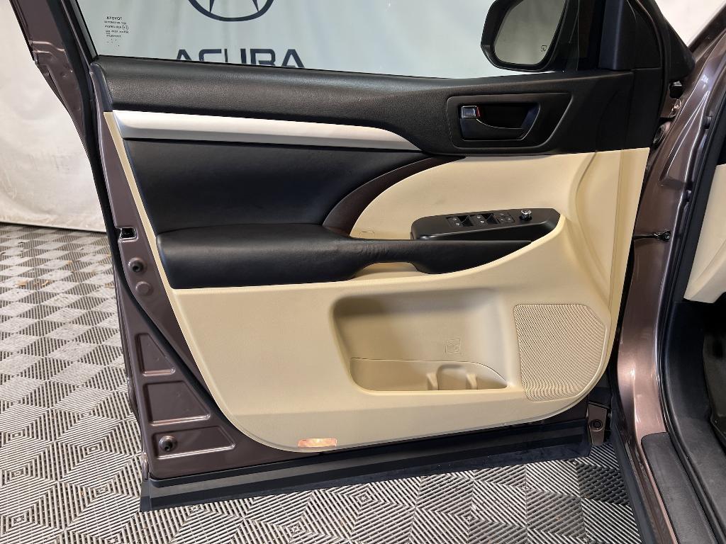 used 2017 Toyota Highlander car, priced at $19,791